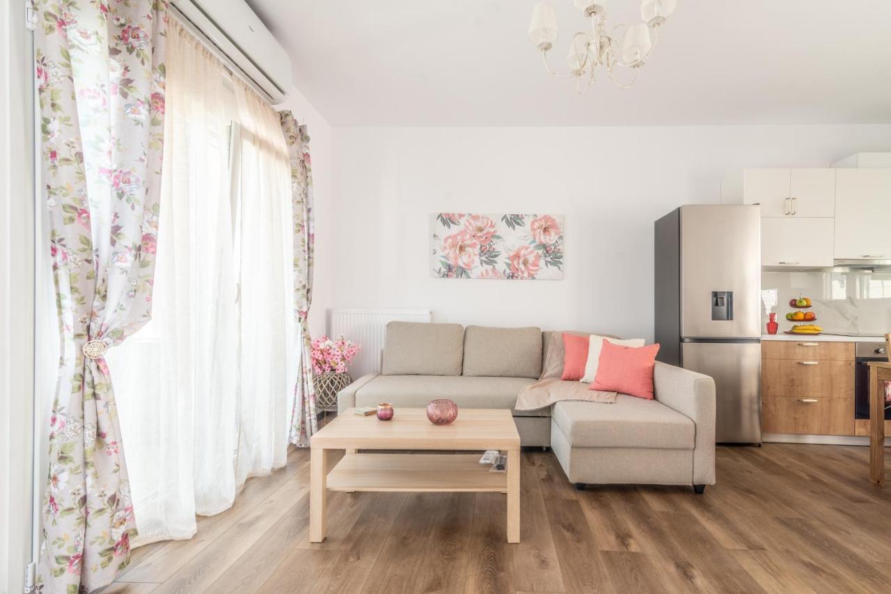 Sophia'S Comfortable Home With A Private Backyard Gazi Dış mekan fotoğraf